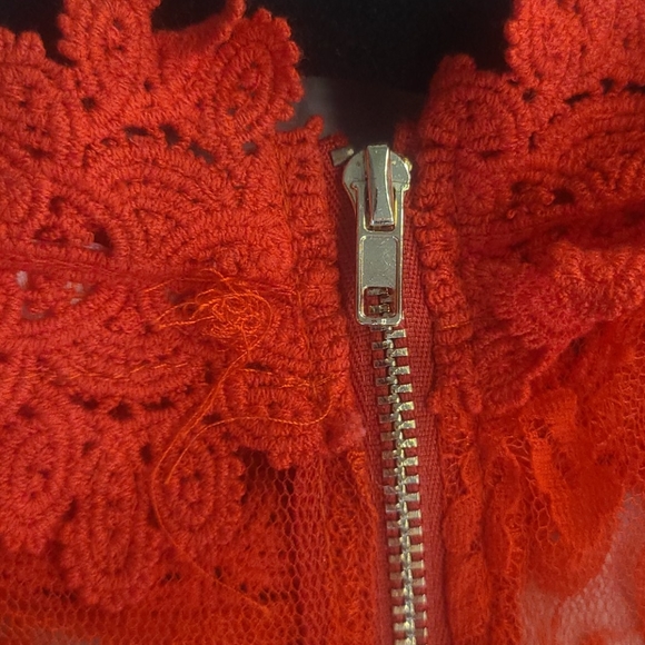 Banjul red lace top - Picture 3 of 5